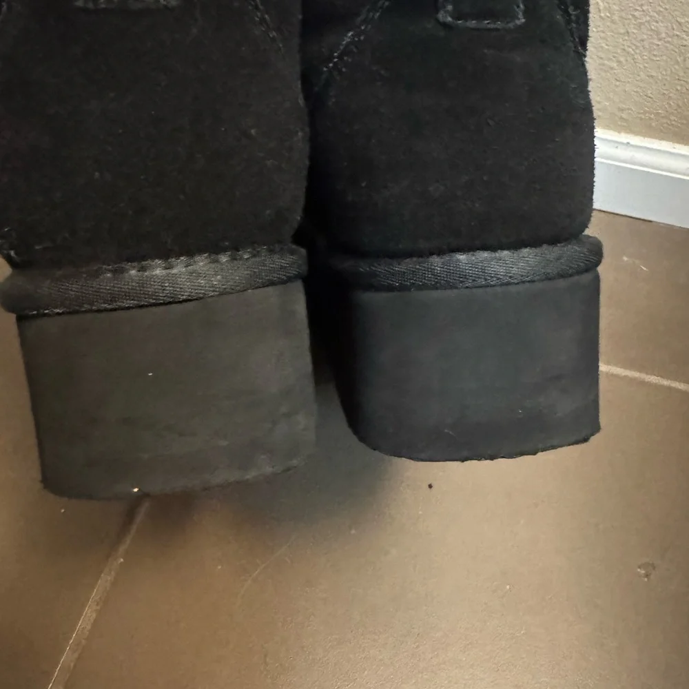 DREAM PAIRS Suede Women’s Classic Mini Platform Lined Boots Cozy Size 8.5 Black